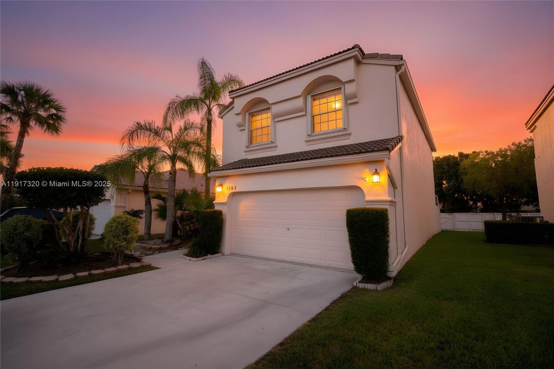 For Sale: $610,000 (4 beds, 2 baths, 2238 Square Feet)