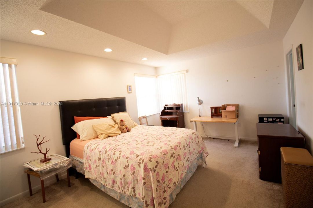 For Sale: $610,000 (4 beds, 2 baths, 2238 Square Feet)