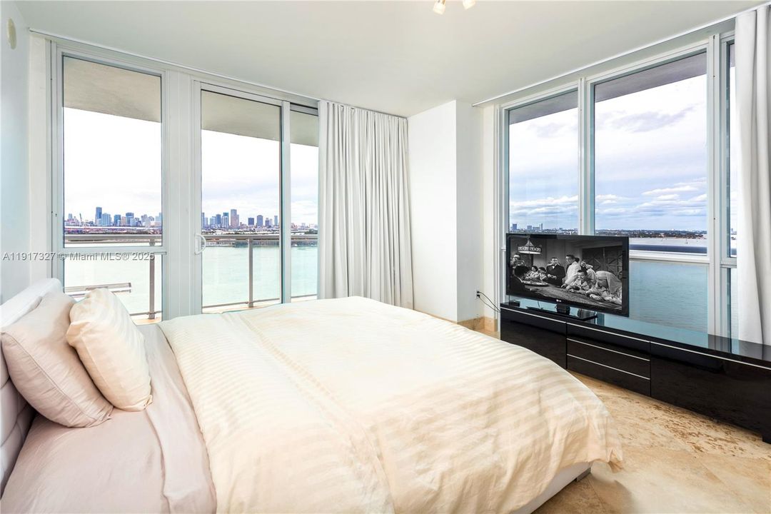 For Rent: $8,500 (2 beds, 2 baths, 1210 Square Feet)