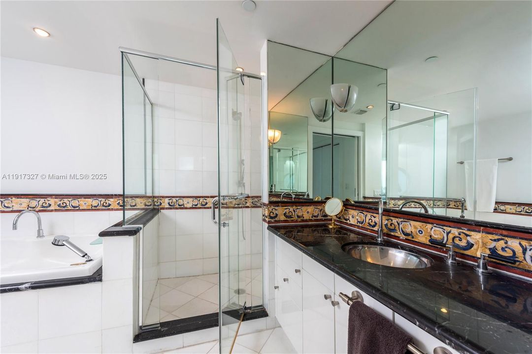 For Rent: $8,500 (2 beds, 2 baths, 1210 Square Feet)