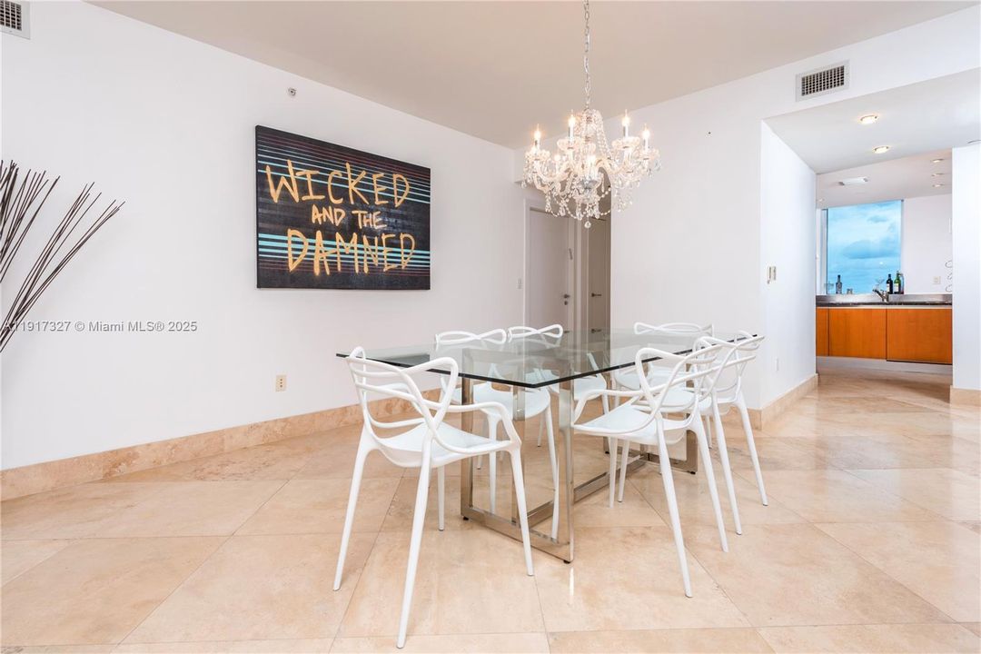 For Rent: $8,500 (2 beds, 2 baths, 1210 Square Feet)