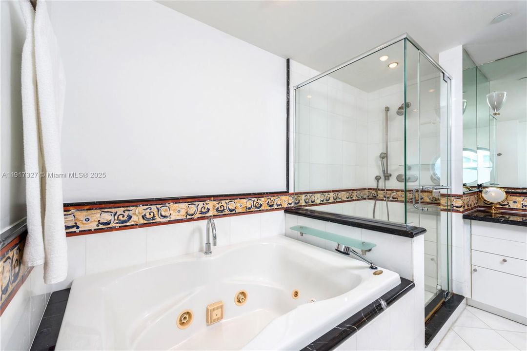 For Rent: $8,500 (2 beds, 2 baths, 1210 Square Feet)