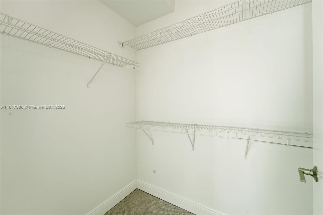 待售: $419,900 (1 贝兹, 1 浴室, 838 平方英尺)