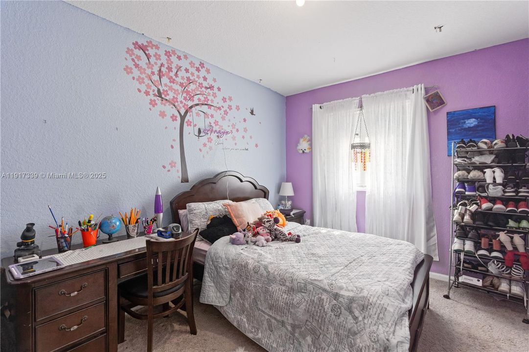 En Venta: $650,000 (4 camas, 3 baños, 2107 Pies cuadrados)