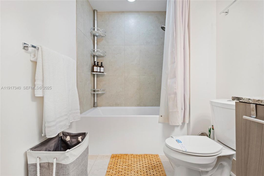 For Sale: $590,000 (2 beds, 2 baths, 1040 Square Feet)