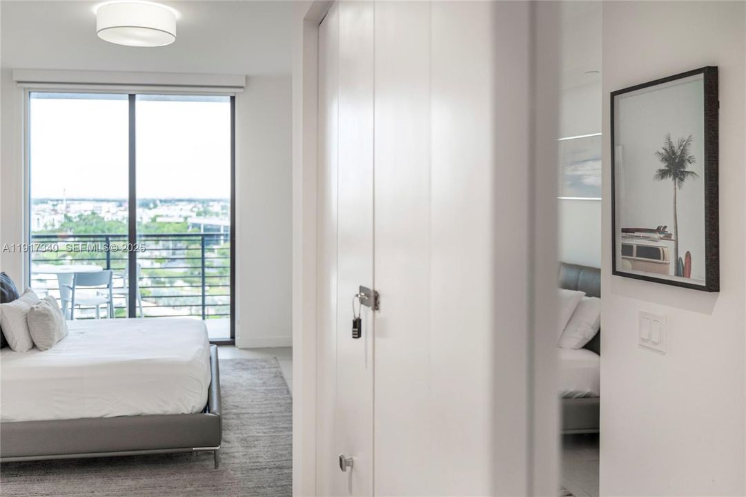 For Sale: $590,000 (2 beds, 2 baths, 1040 Square Feet)