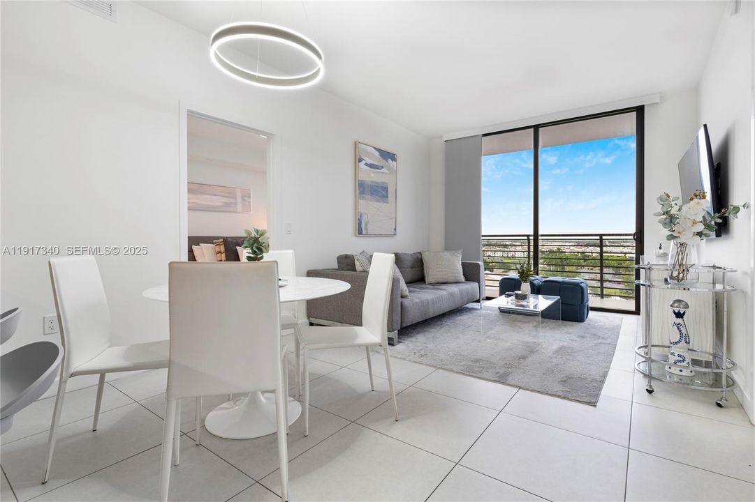 For Sale: $590,000 (2 beds, 2 baths, 1040 Square Feet)