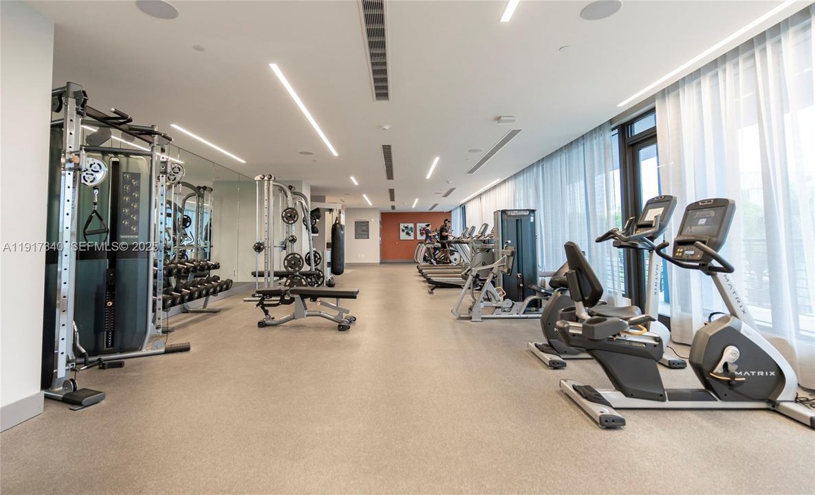 For Sale: $590,000 (2 beds, 2 baths, 1040 Square Feet)