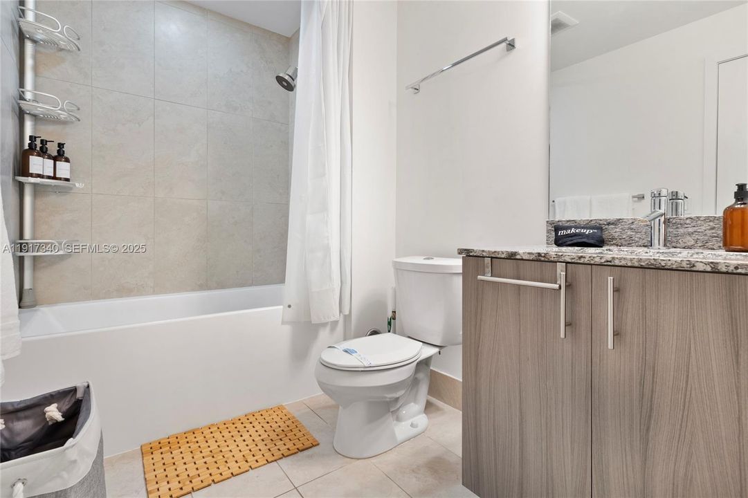 For Sale: $590,000 (2 beds, 2 baths, 1040 Square Feet)