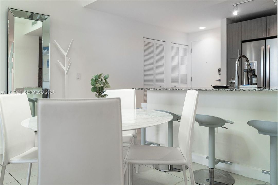 For Sale: $590,000 (2 beds, 2 baths, 1040 Square Feet)