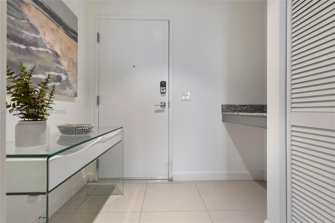 For Sale: $590,000 (2 beds, 2 baths, 1040 Square Feet)