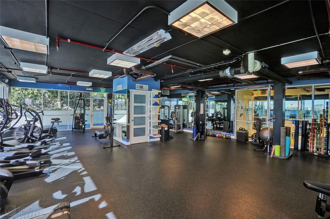 For Sale: $2,999,999 (2 beds, 2 baths, 1456 Square Feet)