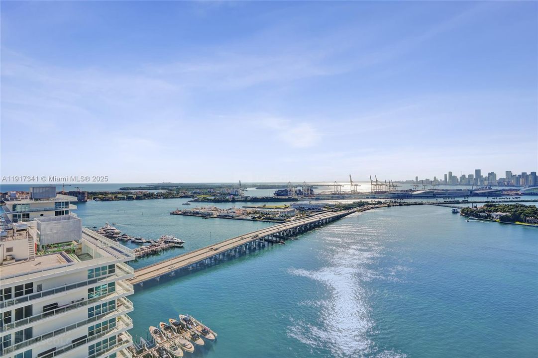 For Sale: $2,999,999 (2 beds, 2 baths, 1456 Square Feet)