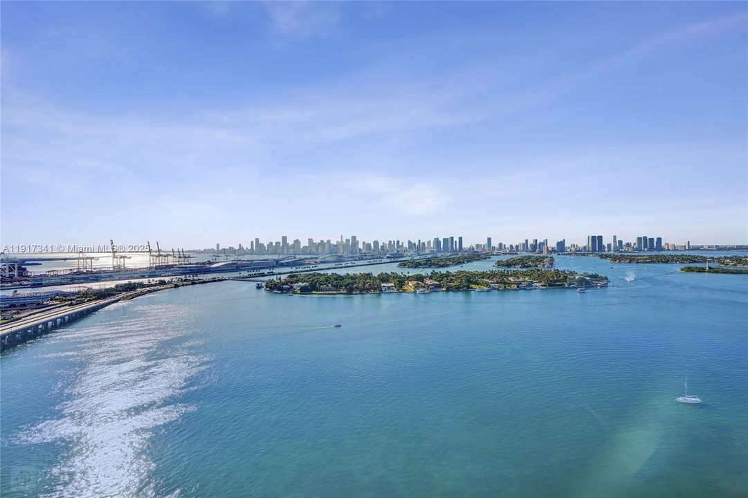 For Sale: $2,999,999 (2 beds, 2 baths, 1456 Square Feet)