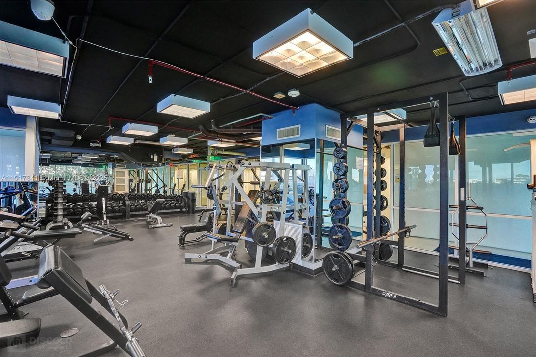 For Sale: $2,999,999 (2 beds, 2 baths, 1456 Square Feet)