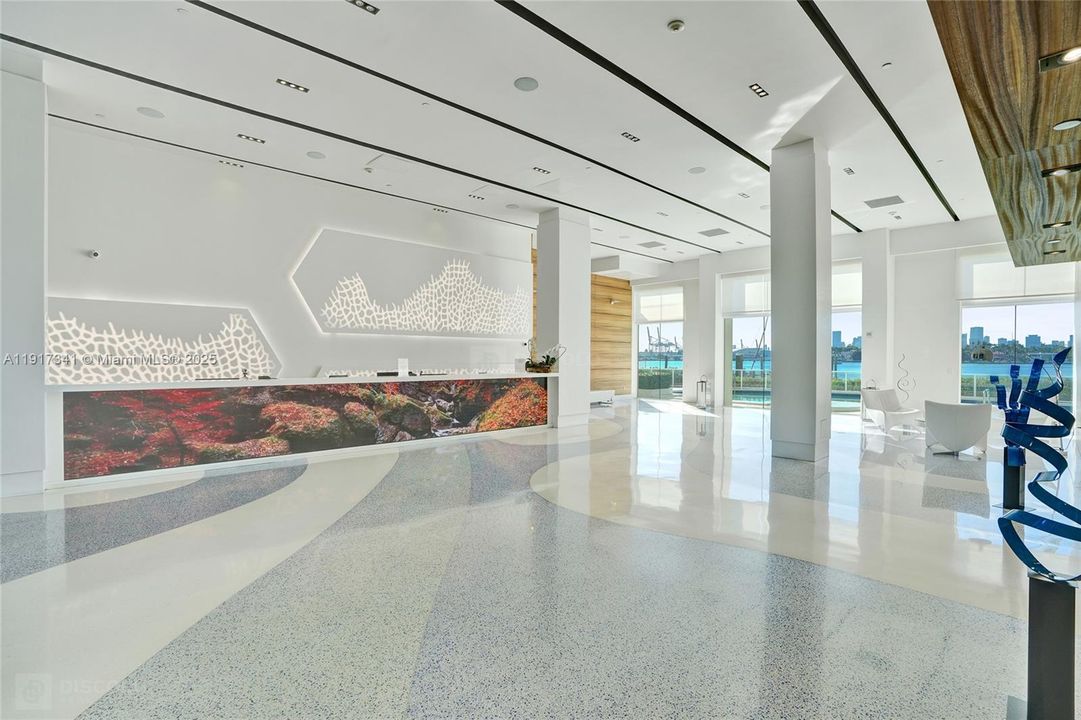 For Sale: $2,999,999 (2 beds, 2 baths, 1456 Square Feet)