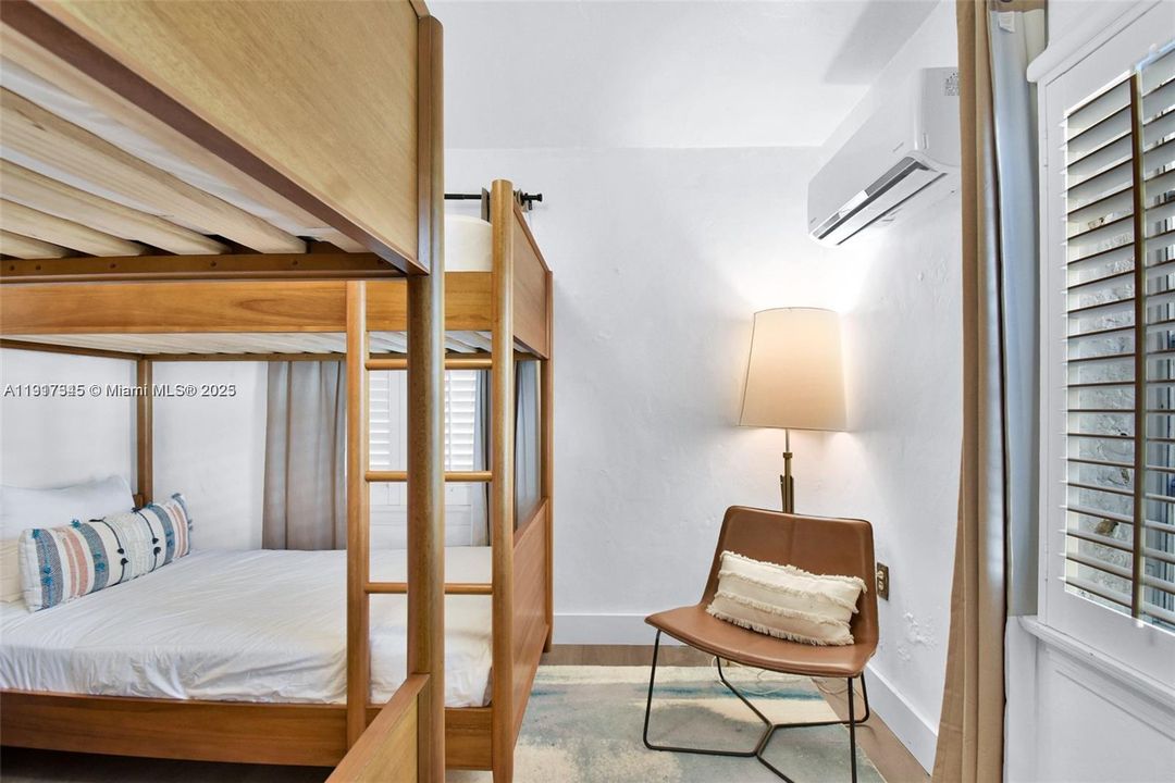 For Sale: $2,900,000 (12 beds, 11 baths, 4689 Square Feet)