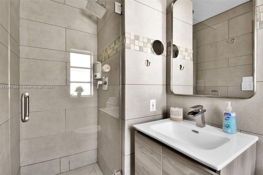 For Sale: $2,900,000 (12 beds, 11 baths, 4689 Square Feet)