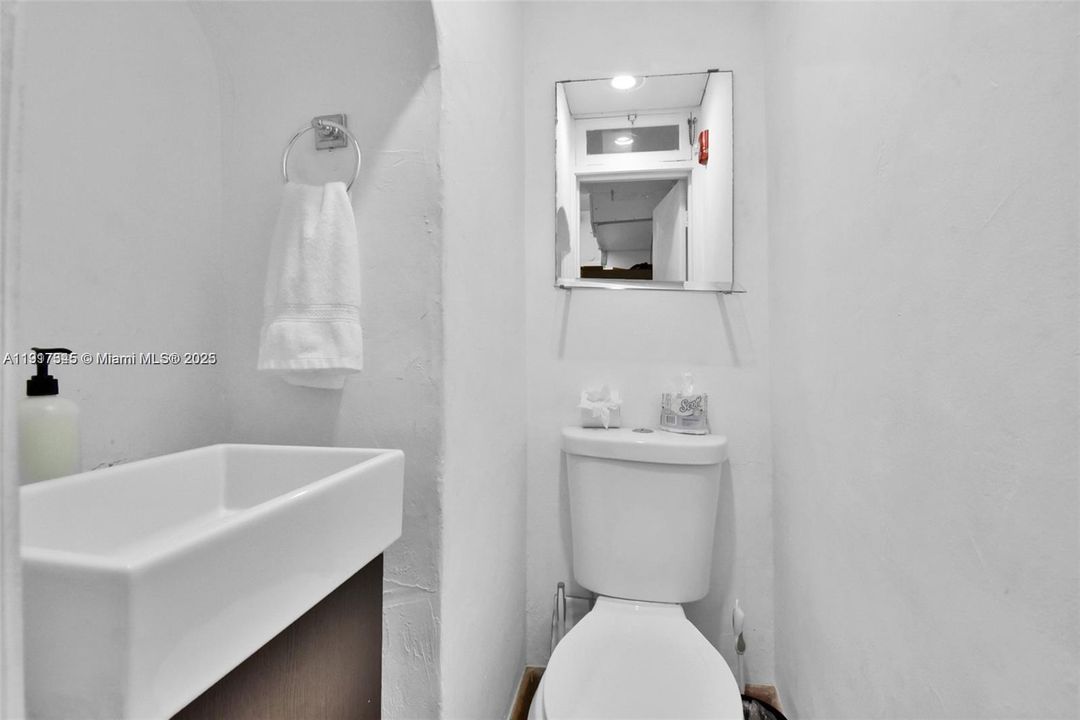 For Sale: $2,900,000 (12 beds, 11 baths, 4689 Square Feet)