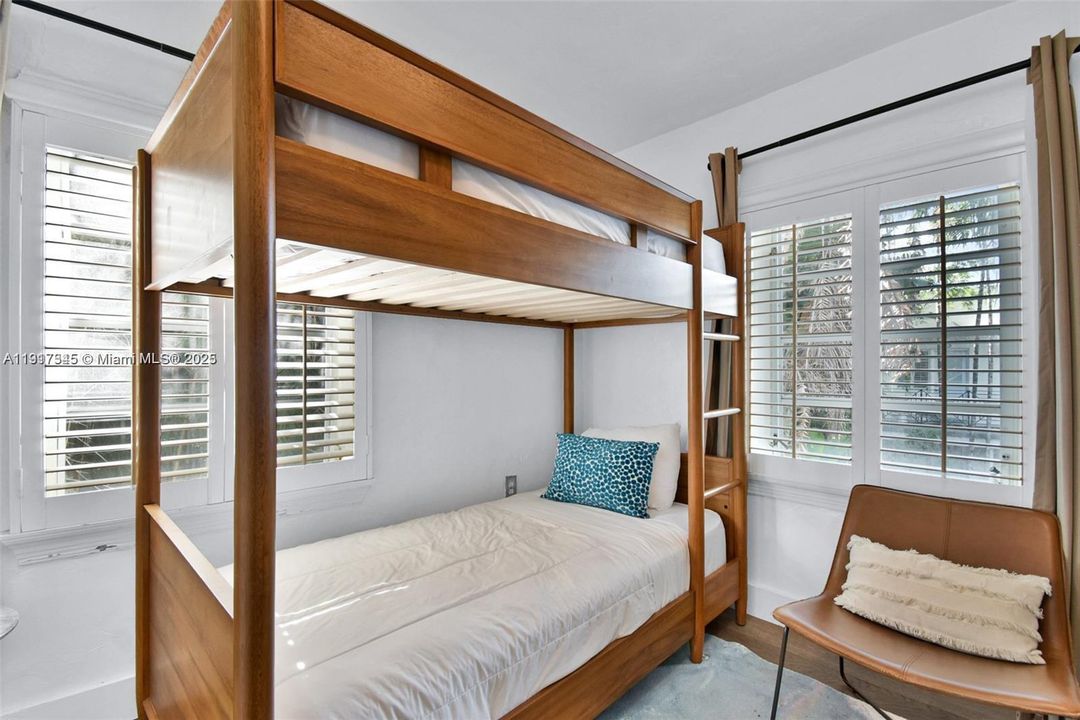 For Sale: $2,900,000 (12 beds, 11 baths, 4689 Square Feet)