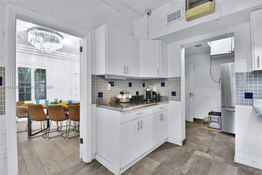 For Sale: $2,900,000 (12 beds, 11 baths, 4689 Square Feet)