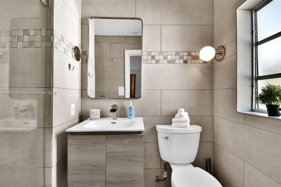 For Sale: $2,900,000 (12 beds, 11 baths, 4689 Square Feet)