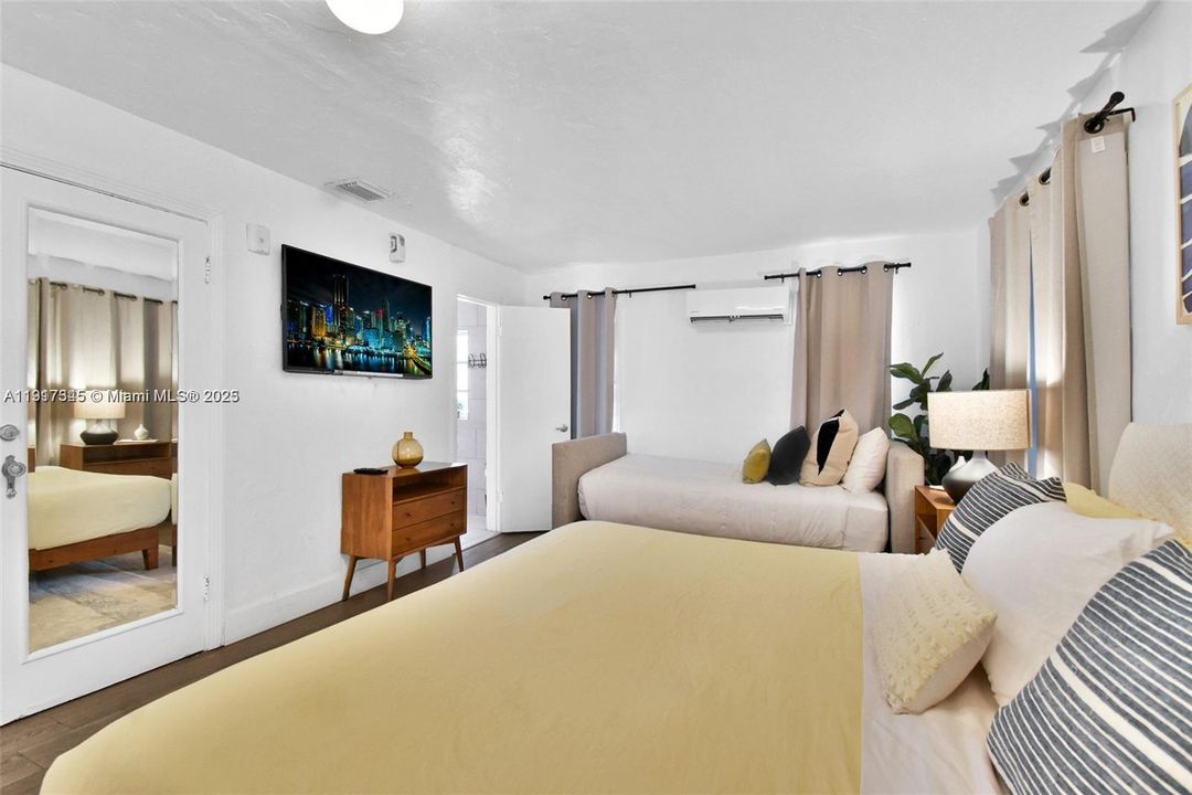 For Sale: $2,900,000 (12 beds, 11 baths, 4689 Square Feet)