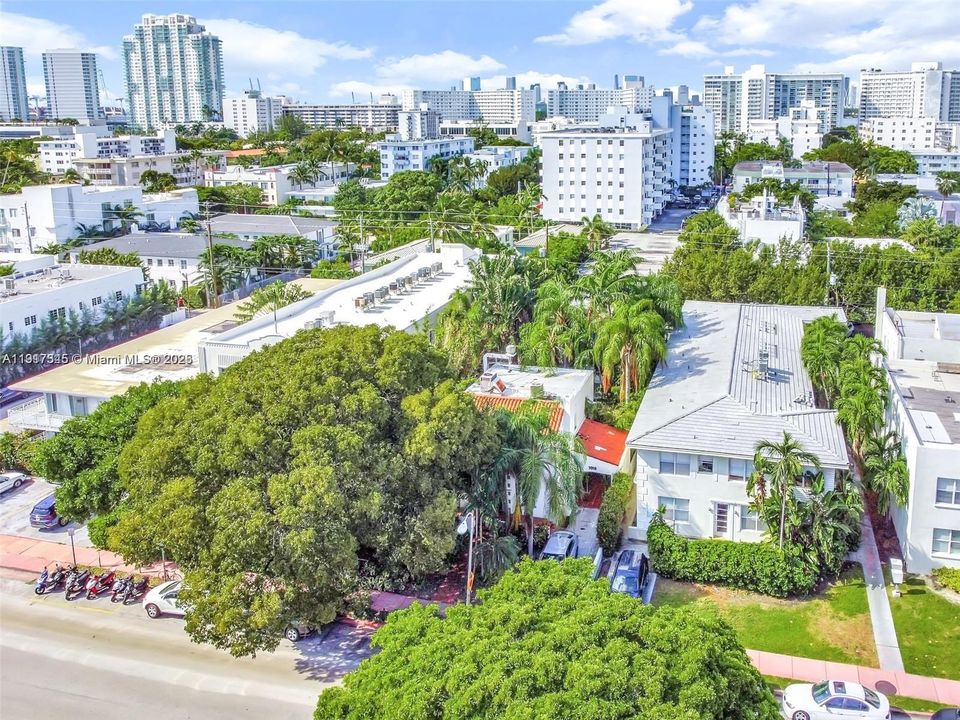 For Sale: $2,900,000 (12 beds, 11 baths, 4689 Square Feet)