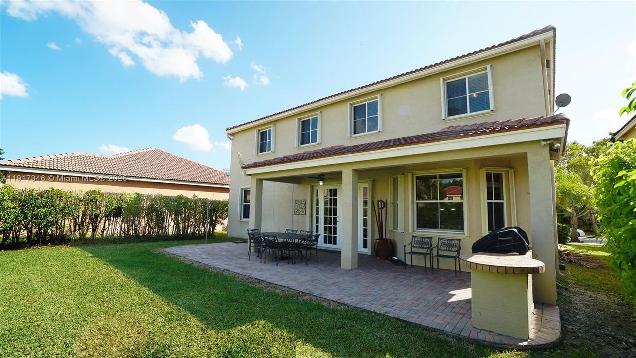 出租: $6,100 (5 贝兹, 4 浴室, 2798 平方英尺)