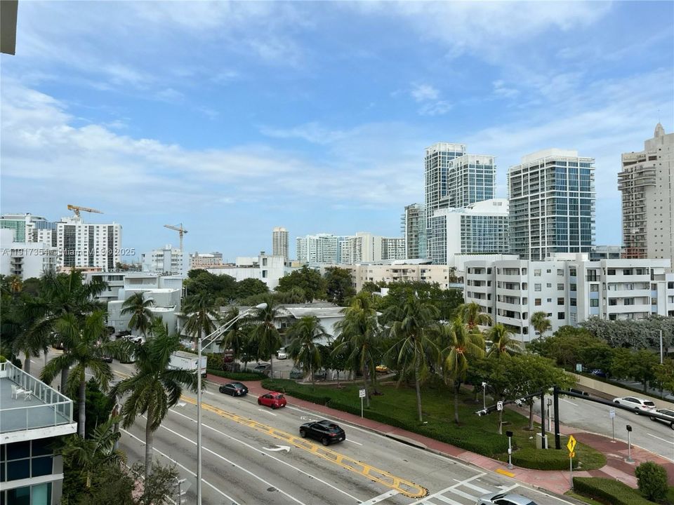 For Rent: $4,400 (1 beds, 1 baths, 779 Square Feet)