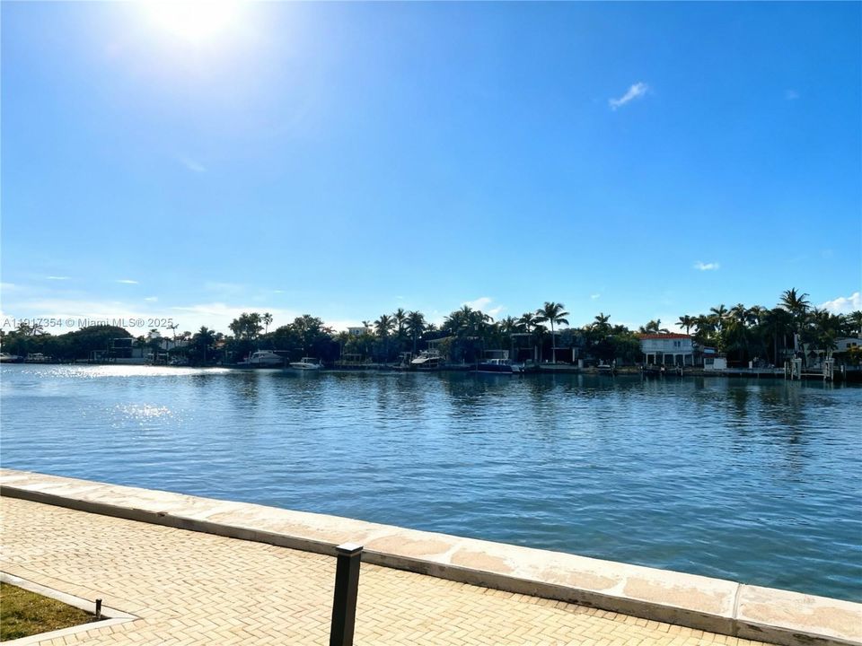 For Rent: $4,400 (1 beds, 1 baths, 779 Square Feet)