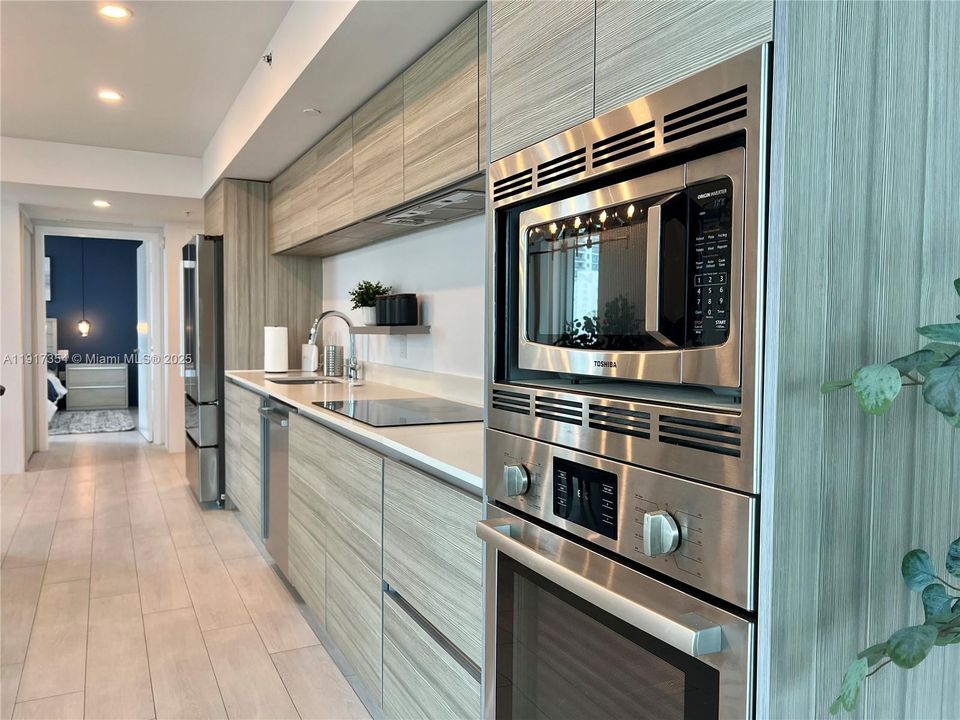 For Rent: $4,400 (1 beds, 1 baths, 779 Square Feet)