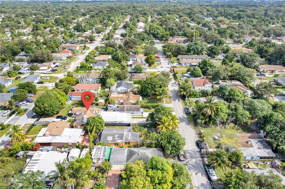 待售: $950,000 (0 贝兹, 0 浴室, 2727 平方英尺)