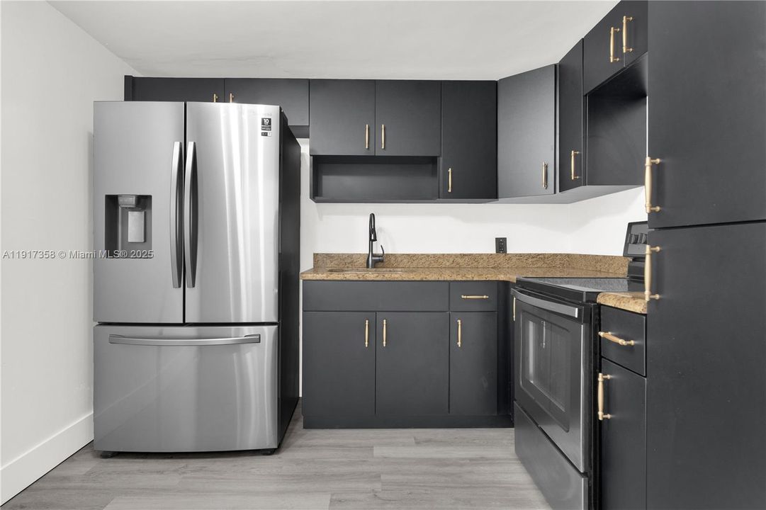 待售: $950,000 (0 贝兹, 0 浴室, 2727 平方英尺)