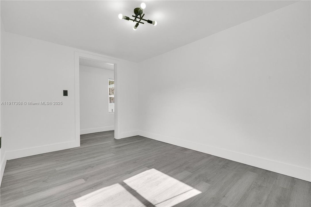 待售: $950,000 (0 贝兹, 0 浴室, 2727 平方英尺)