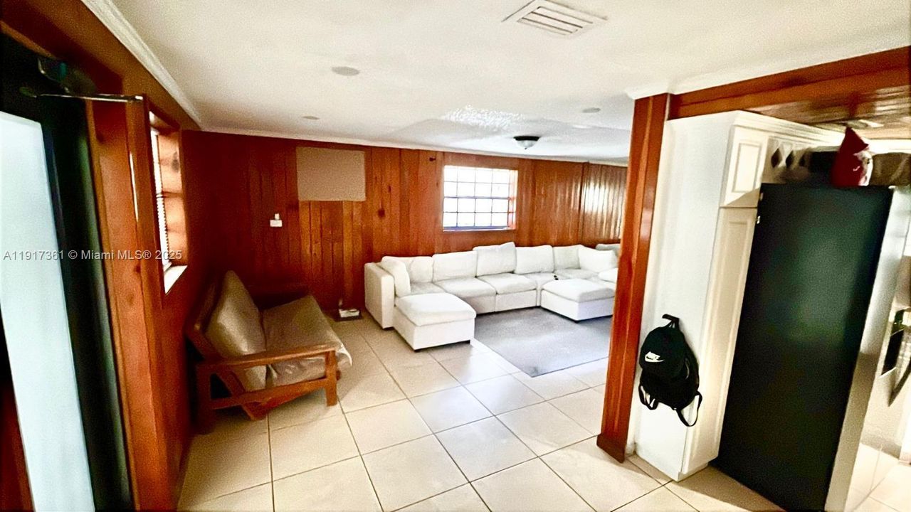 En Venta: $495,000 (3 camas, 2 baños, 1213 Pies cuadrados)