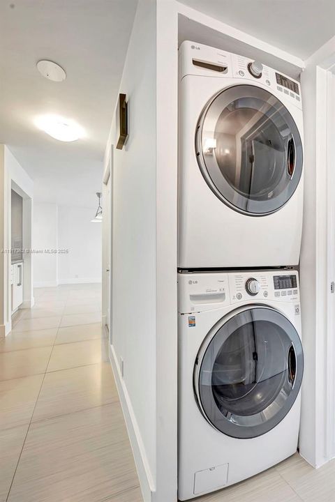 For Rent: $5,000 (2 beds, 2 baths, 1335 Square Feet)