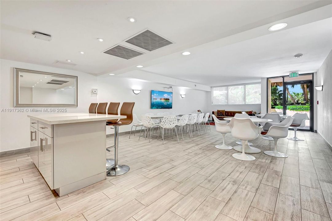 For Rent: $5,000 (2 beds, 2 baths, 1335 Square Feet)