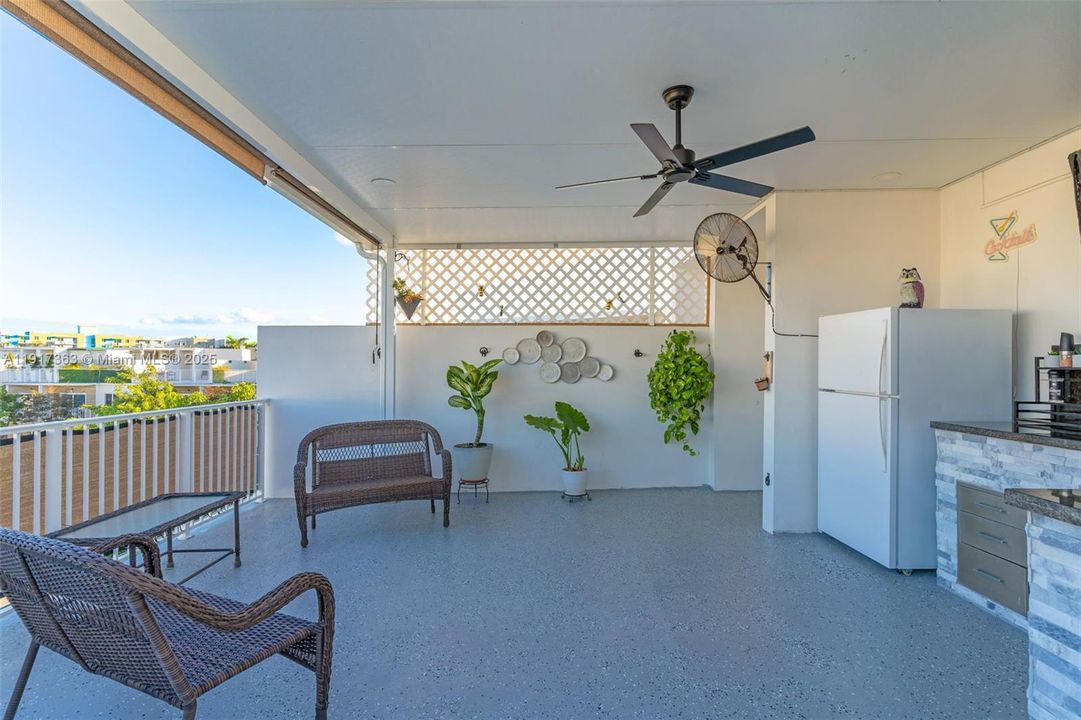 En Venta: $425,000 (4 camas, 3 baños, 1398 Pies cuadrados)