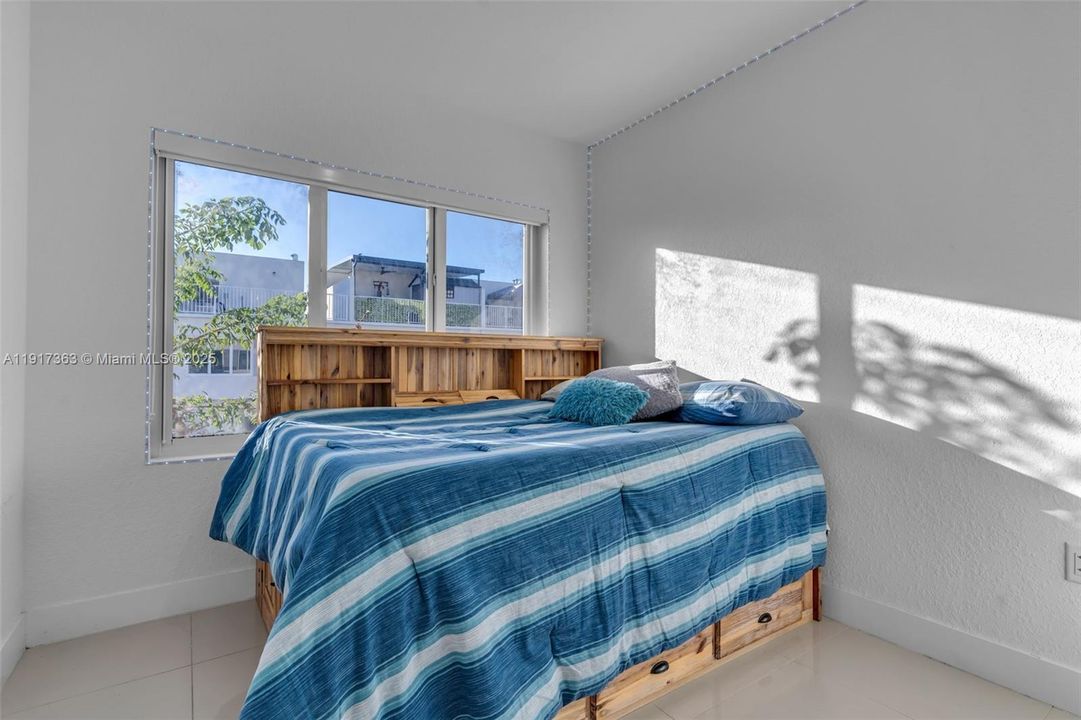 En Venta: $425,000 (4 camas, 3 baños, 1398 Pies cuadrados)