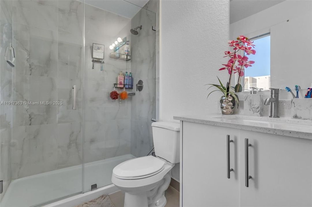 En Venta: $425,000 (4 camas, 3 baños, 1398 Pies cuadrados)