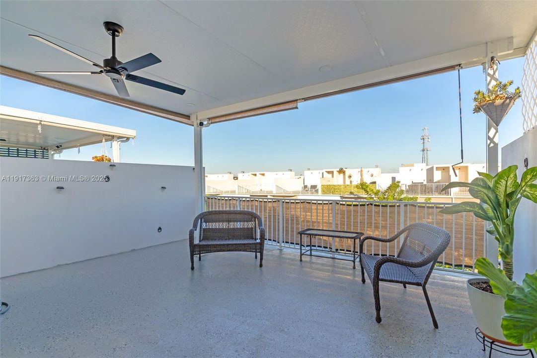 En Venta: $425,000 (4 camas, 3 baños, 1398 Pies cuadrados)