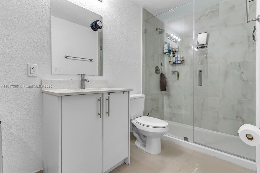 En Venta: $425,000 (4 camas, 3 baños, 1398 Pies cuadrados)