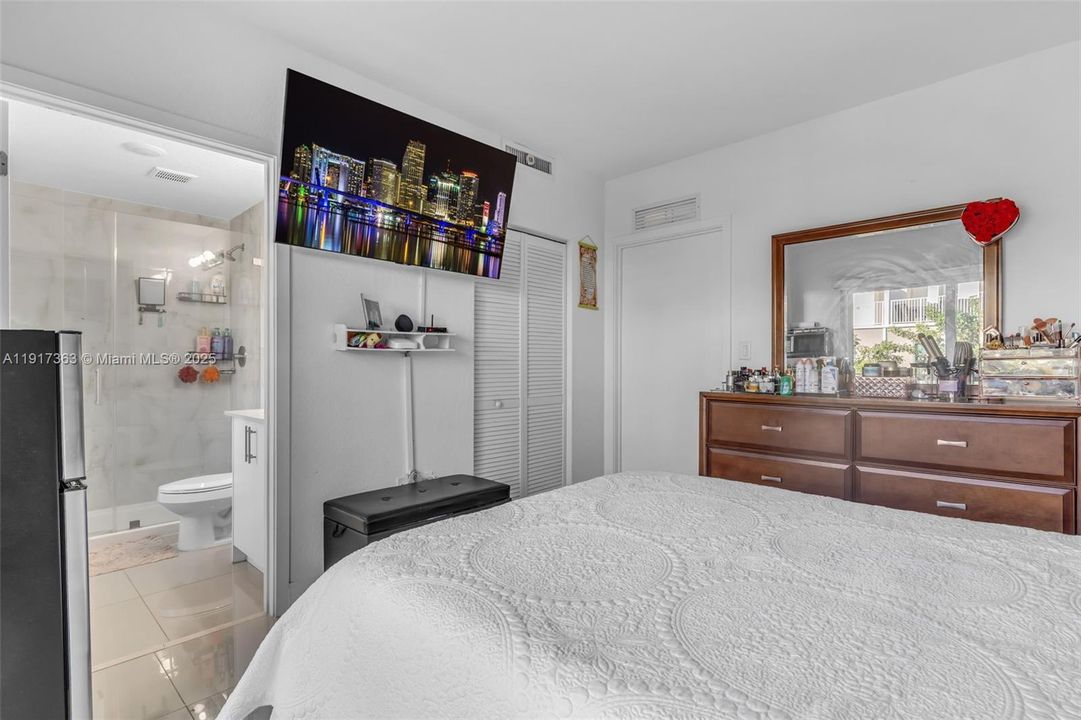 En Venta: $425,000 (4 camas, 3 baños, 1398 Pies cuadrados)