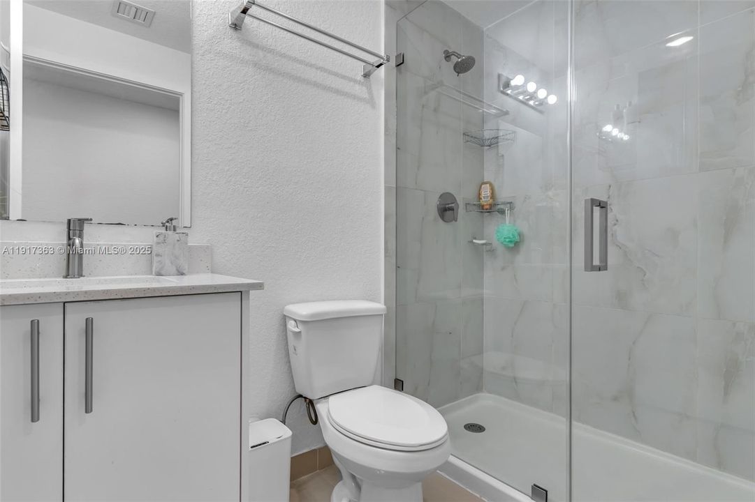 En Venta: $425,000 (4 camas, 3 baños, 1398 Pies cuadrados)