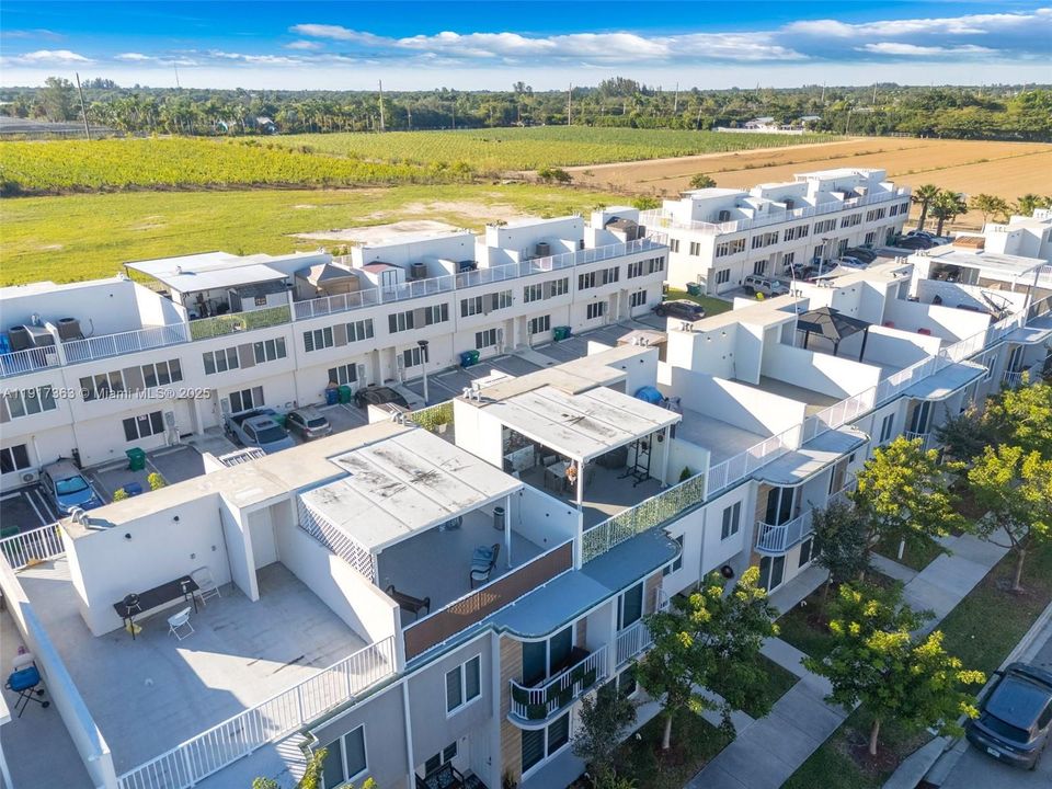 En Venta: $425,000 (4 camas, 3 baños, 1398 Pies cuadrados)