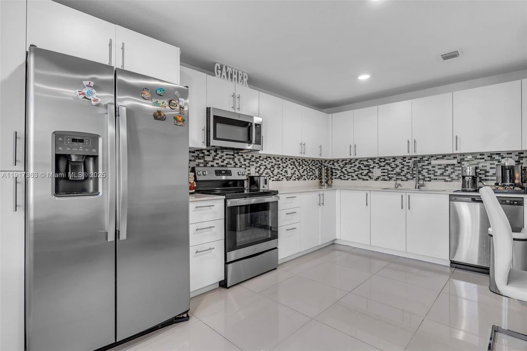 En Venta: $425,000 (4 camas, 3 baños, 1398 Pies cuadrados)