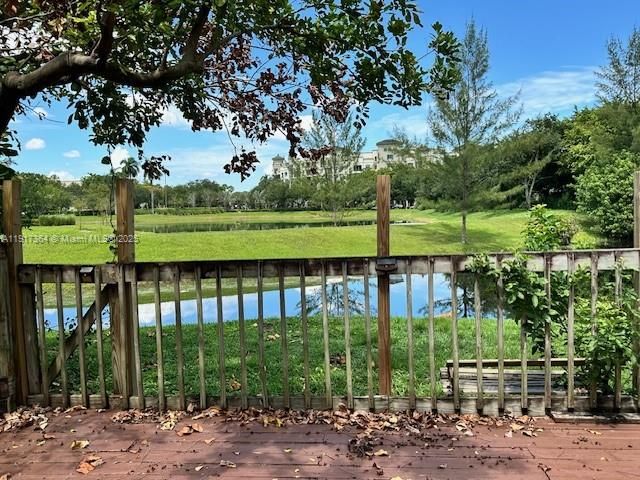 合同活跃: $2,450 (2 贝兹, 2 浴室, 1030 平方英尺)