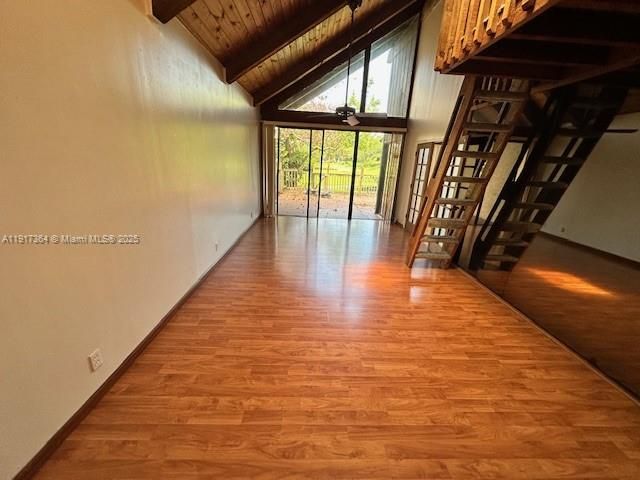 合同活跃: $2,450 (2 贝兹, 2 浴室, 1030 平方英尺)