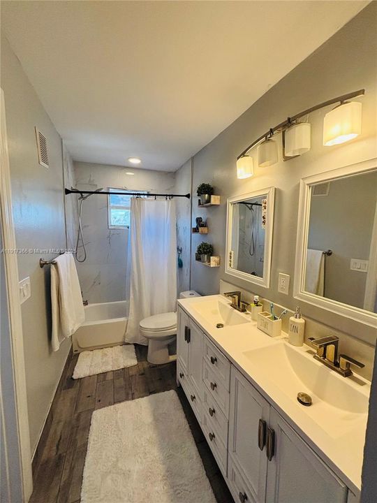 Active With Contract: $479,900 (3 beds, 2 baths, 1428 Square Feet)